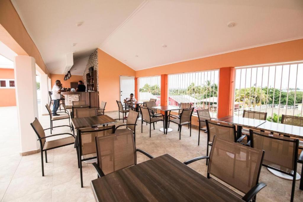 Omira Apartment Suites Willemstad Luaran gambar